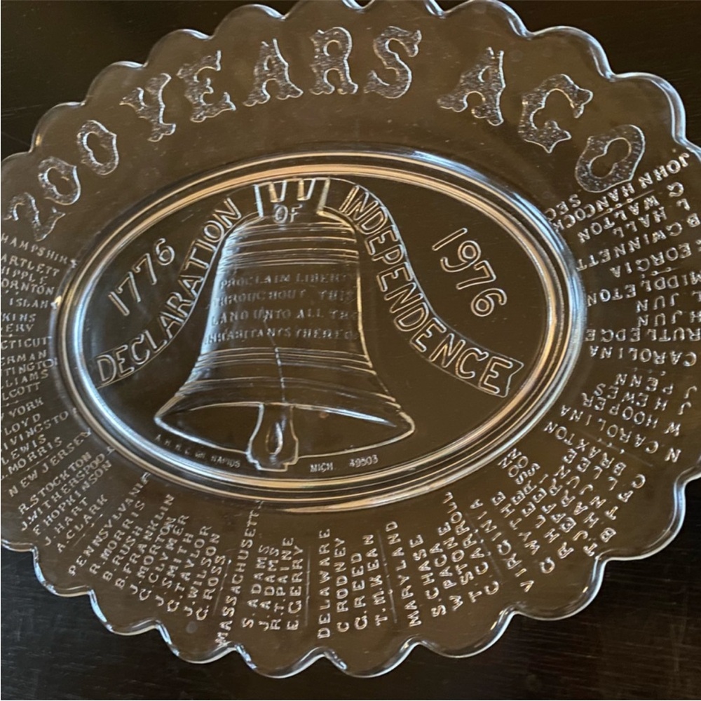 ✨SPECIAL EDITION✨  “13 Colonies” Clear Glass Bicentennial Platter (2 avail)